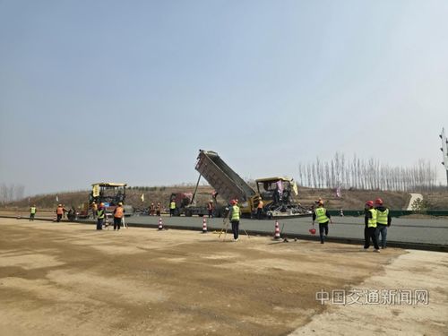 京哈高速九门口复线河北段项目迈入路面施工新阶段